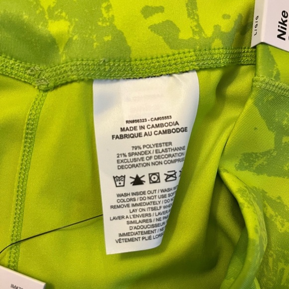 NWT Nike one luxe icon clash bike shorts green printed mid rise large - Picture 7 of 9